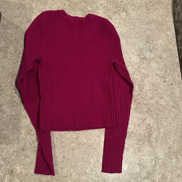 Express Ribbed Magenta Blouse - Picture 3 of 3